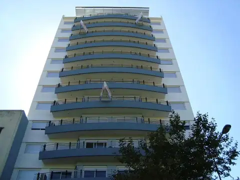 Departamento de 2 ambientes con balcón, y cochera fija