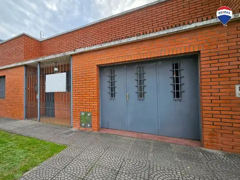 VENTA CASA 3 AMBIENTES C/ PATIO Y GARAGE QUILMES