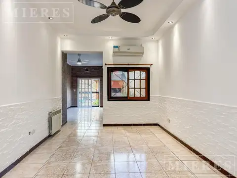 Casa 8 ambientes con 3 baños