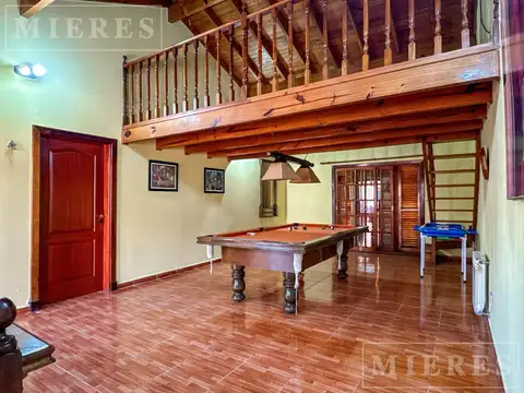 Casa en venta - Remedios de Escalada  al 300