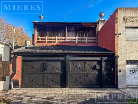 Casa en venta - Remedios de Escalada  al 300