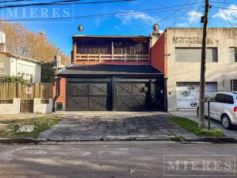 Casa en venta - Remedios de Escalada  al 300
