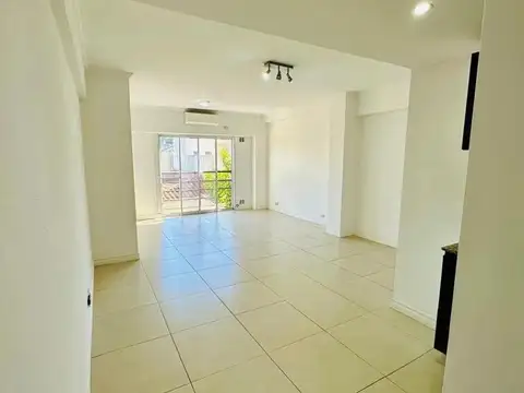 DEPARTAMENTO MONOAMBIENTE CON COCHERA APTO CRÉDITO LANUS