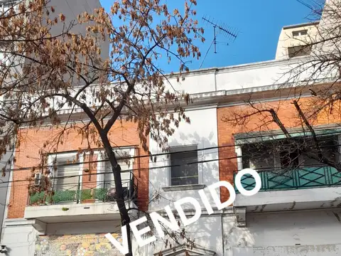 DEPTO 2 AMBIENTES CON TERRAZA Y LAVAERO.