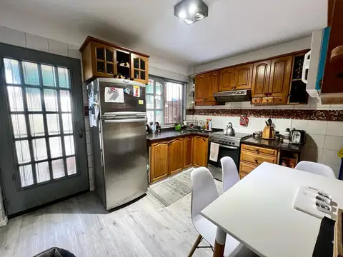 Casa 5 ambientes con 1 baño