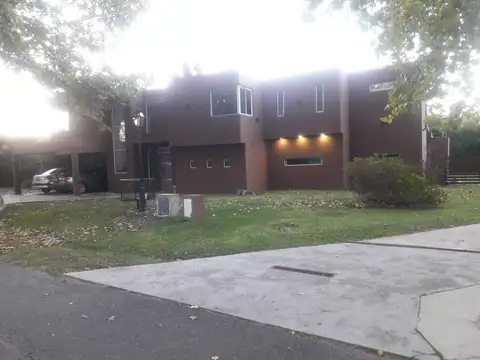 Casa  en Venta en Sausalito, Pilar, G.B.A. Zona Norte