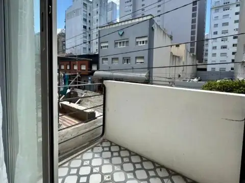 DEPARTAMENTO 2 AMBIENTES CON BALCÓN A LA CALLE