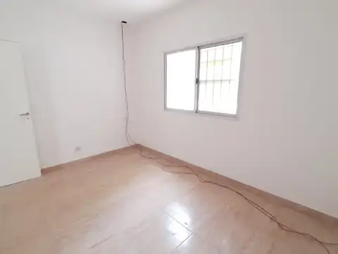 San Juan 3200, Piso PB