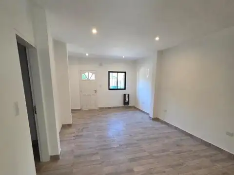 Depto Tipo Casa 2 ambientes con 1 baño