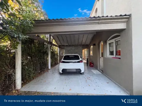 Casa en Venta con 5 cocheras
