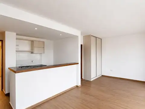 MONOAMBIENTE  - Calle 8 e/ 38 y 39  - OPCIONAL COCHERA (Alquiler/Venta)