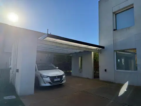 Casa en Alquiler de 5 dormitorios