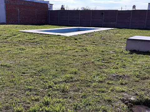 Casa 2 dormitorios con pileta - 800 m² de terreno - Espacio Urbano, Zárate