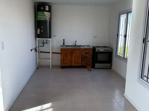 Casa 3 ambientes con 1 baño