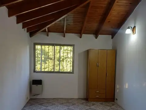 Casa 4 ambientes con 1 baño