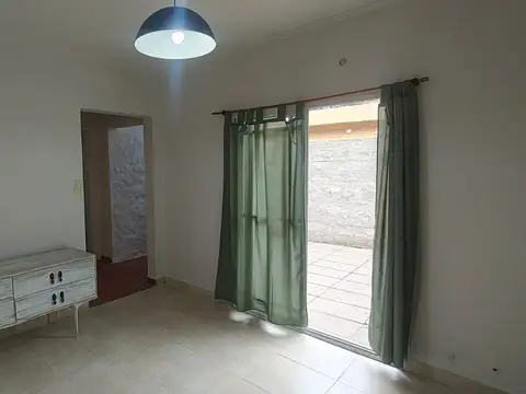 Depto Tipo Casa en Alquiler de 2 dormitorios