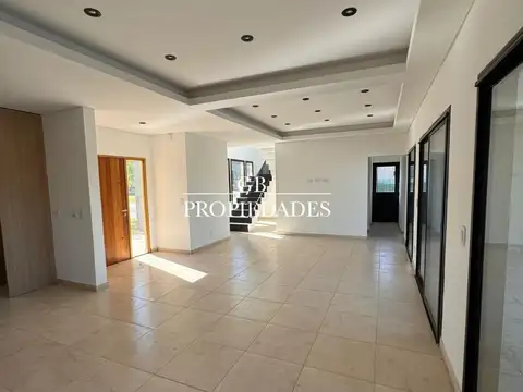 Casa en Alquiler de 4 dormitorios