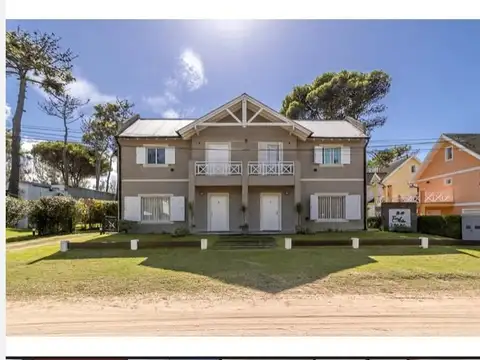 Venta Complejo 4 casas  c/ piscina 400m2 cub 150Mar Brio Nor