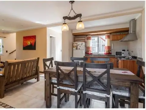 Casa 3 ambientes con 2 baños