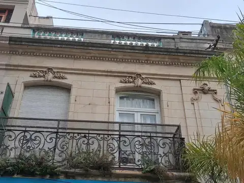 Oportunidad Propiedad en Peatonal- Local céntrico + Depto.