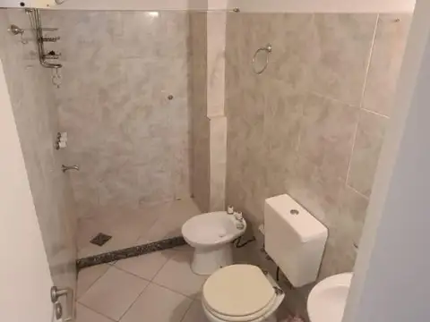 En Caseros en Alquiler Departamento de 3 Ambientes I 4to Piso con Balcon F: 6034