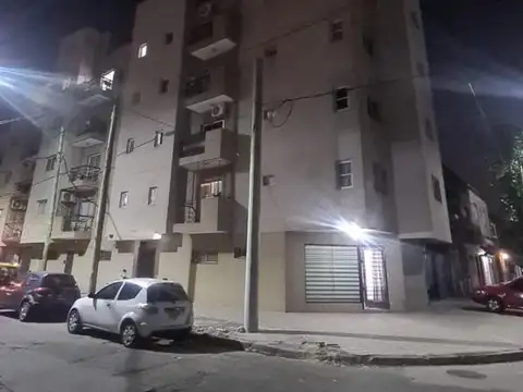 En Caseros en Alquiler Departamento de 3 Ambientes I 4to Piso con Balcon F: 6034