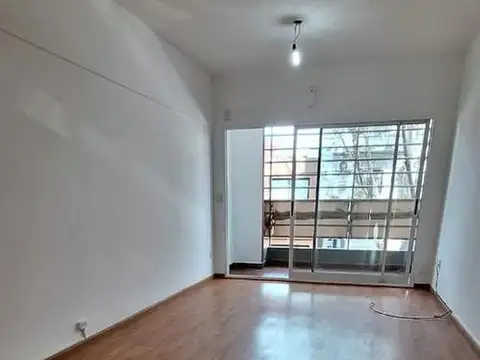 Departamento en Alquiler en Monte Castro, $ 790.000