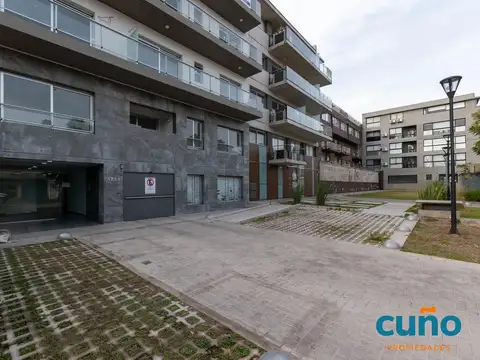 Dos ambientes en corredor Donado Holmberg