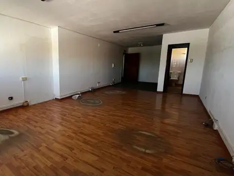 Oficina en Alquiler en Campana, $ 580.000