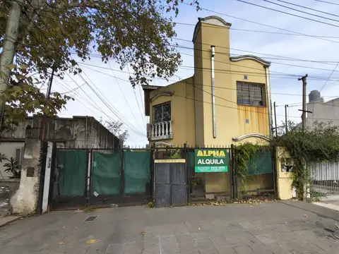 Dúplex de 3 amb. con cochera en alquiler | Berazategui