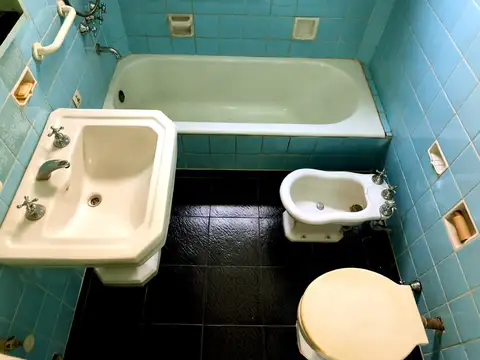 DEPARTAMENTO 2 AMBIENTES  SEMIPISO 55 M2. MONSEÑOR PIAGGIO 27 AVELLANEDA