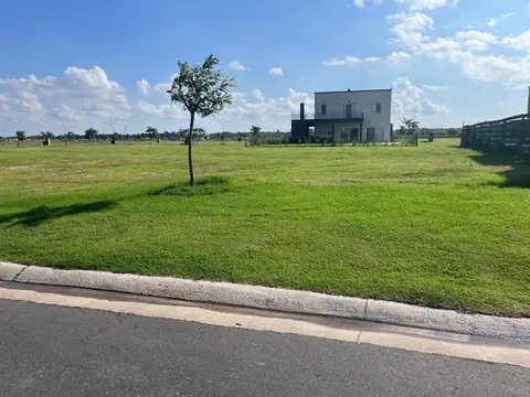 Terreno en venta en Naudir Aguas privadas Rios