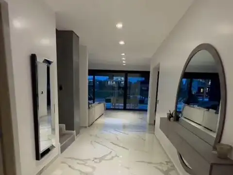 Casa 5 ambientes con 3 baños