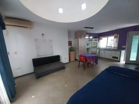 Casa 9 ambientes con 3 baños