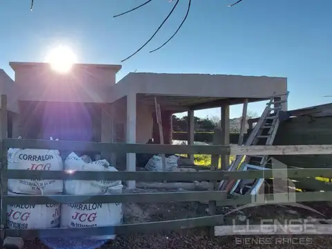 Casa 5 ambientes perimetral a colectora en obra - venta - Barrancas de Iraola