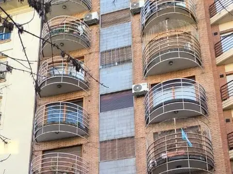 ALQUIER DEPARTAMENTO 2 AMBIENTES CON BALCÓN Y COCHERA