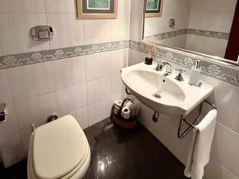 Casa 5 ambientes con 2 baños