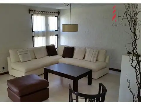 Casa en Alquiler de 4 dormitorios