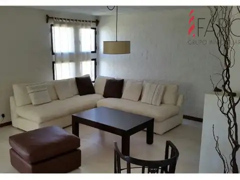 Casa en Alquiler de 4 dormitorios