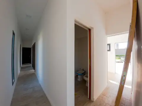 CASA EN VENTA 3 DORM PUERTO ROLDÁN