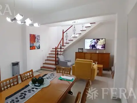 Venta casa 8 ambientes con cochera en Quilmes