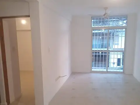 ALQUILER DEPTO BALCON ESCALERA 1ER PISO