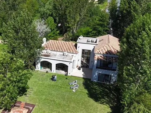 Casa en Venta con 4 cocheras