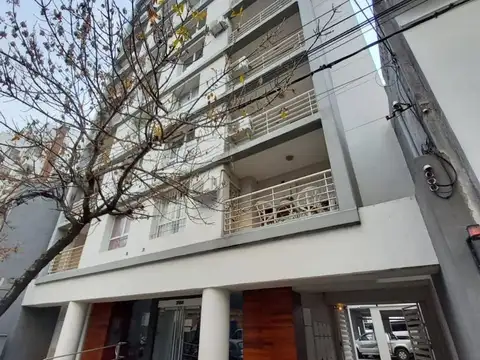 Se alquila departamento de 2 dormitorios y cochera