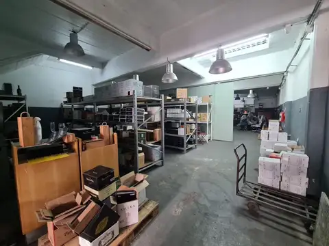 Galpon en Alquiler 30  mts Fondo