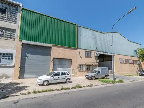 Galpón en Venta en Mataderos, CABA