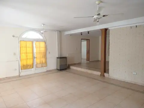 Vendo Casa de Campo, Sobre Autovía Rio 3 - Almafuerte