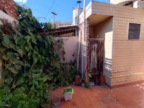 Casa 4 ambientes con 1 baño