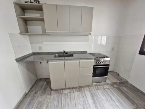 ALQUILER PH  2 AMB. CON PATIO SIN EXPENSAS, CASEROS CENTRO