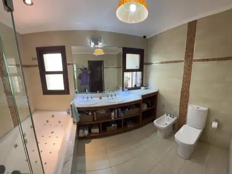 EXCLUSIVA CASA en Adrogue en VENTA o IDEAL PROYECTO INMOBILIARIO